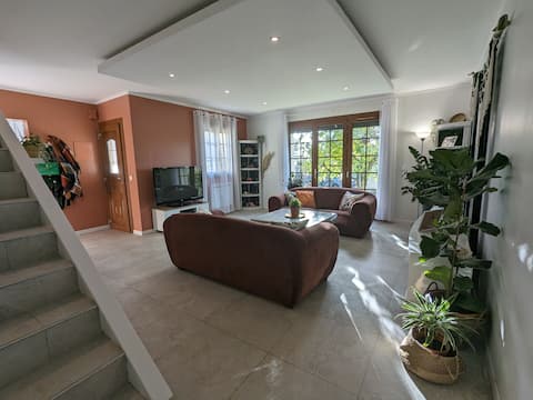 Spacious house with garden 9 km from Stade de France