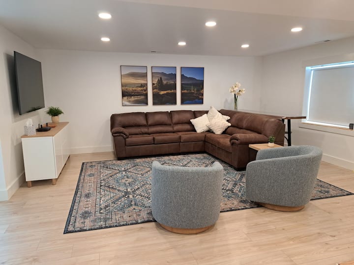 Newly Renovated 3 Bed 2 Bath 10 Min From Slc - West Valley City