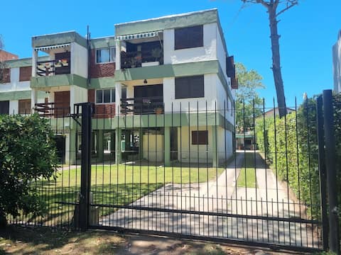 Airbnb con mejor rendimiento: Apartment in the North Zone, 2 blocks from the beach en Partido De Villa Gesell