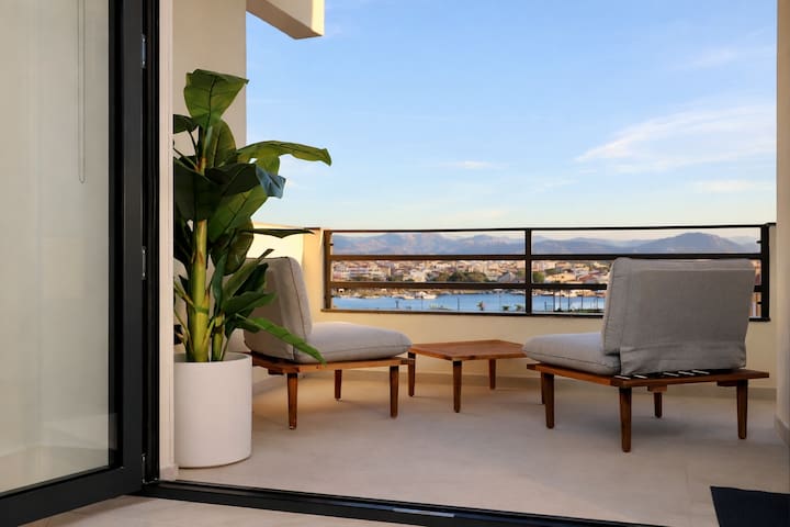 RENTAL12 - Exclusive Holiday Rental managed Airbnb listing 1
