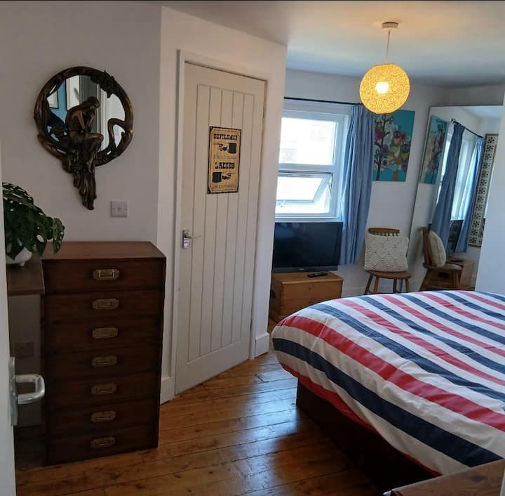 Cozy Spacious Double With En-suite Bathroom - Eastbourne