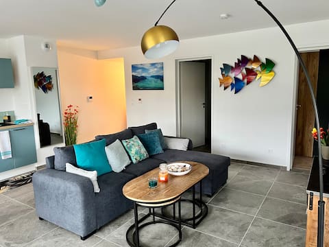 Successful Airbnb property: Lakefront, Charming 3-room with lake and mountain view in Le Bourget Du Lac