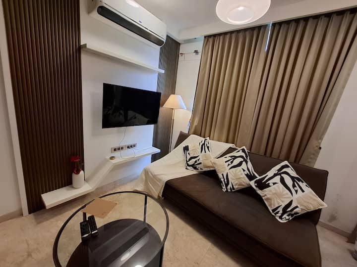 Plush Scenic Big Size Apartment In Hiranandani Est - Thane