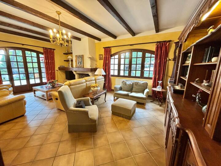 Villa Avec Piscine Sur 5000m2 - Béziers