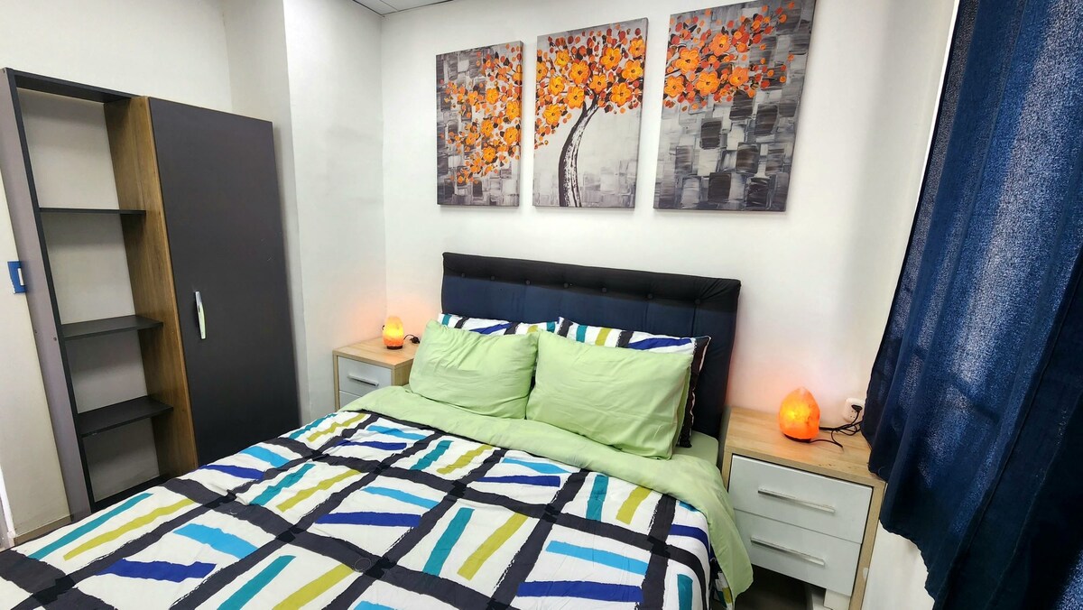 chumba cha kulala 3 na kitanda cha watu wawili 