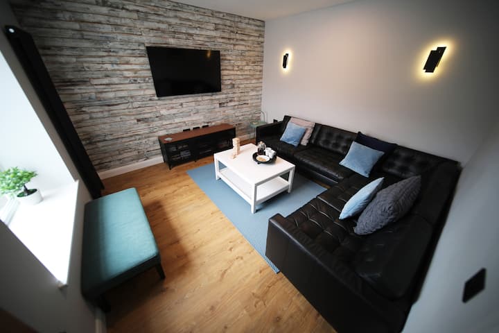 Lake View Townhouse - North Wales