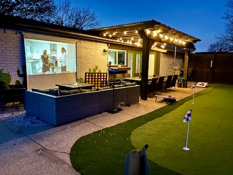 Cowboy Cabana~pool~putting green~firepit~amenities