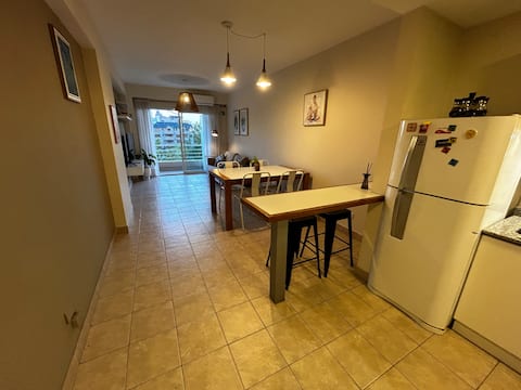 Anuncio de Airbnb popular: Neuquén apartment for 4 with garage en Departamento Confluencia
