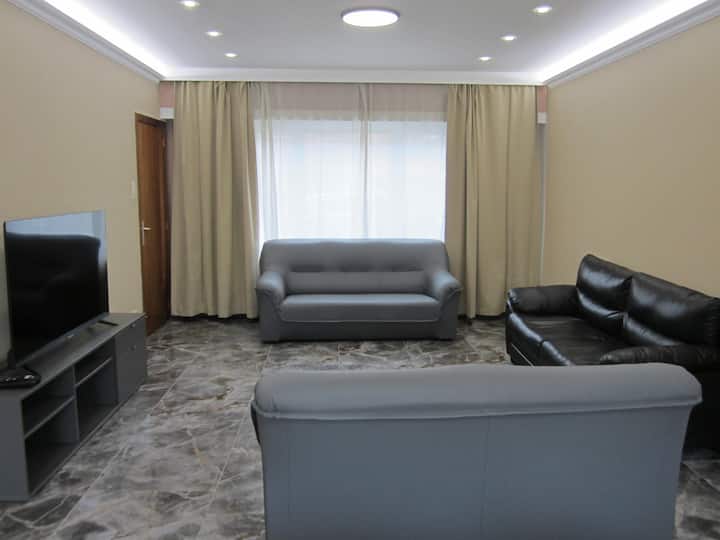 Spacious 5 Bedroom House - Tessenderlo