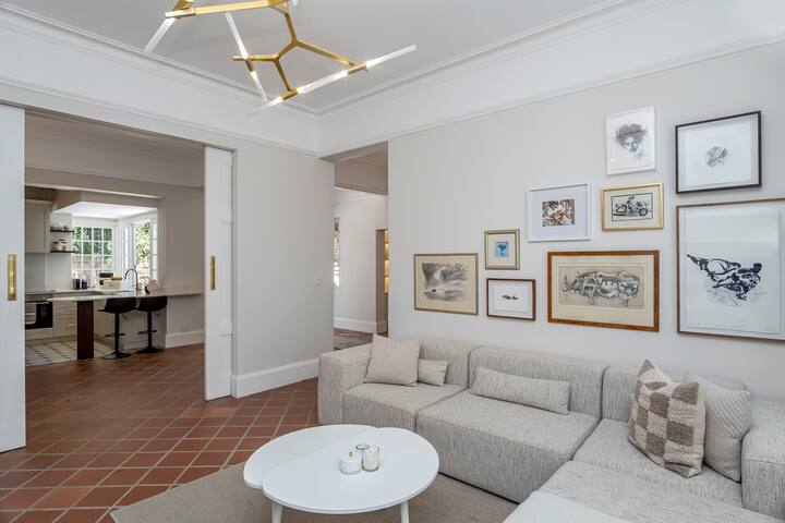 Newly Renovated Heritage Home gallery image 4