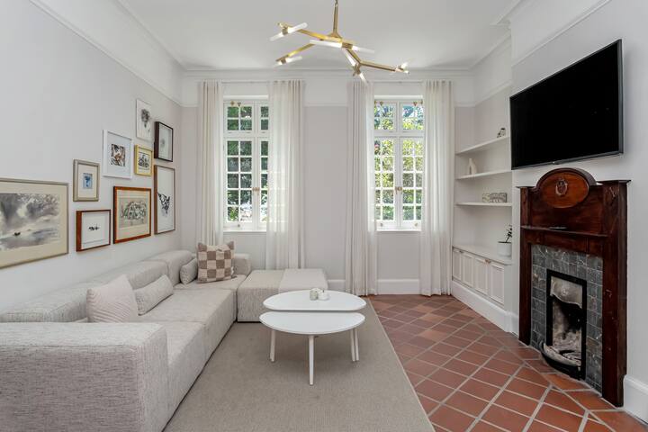 Newly Renovated Heritage Home gallery image 3