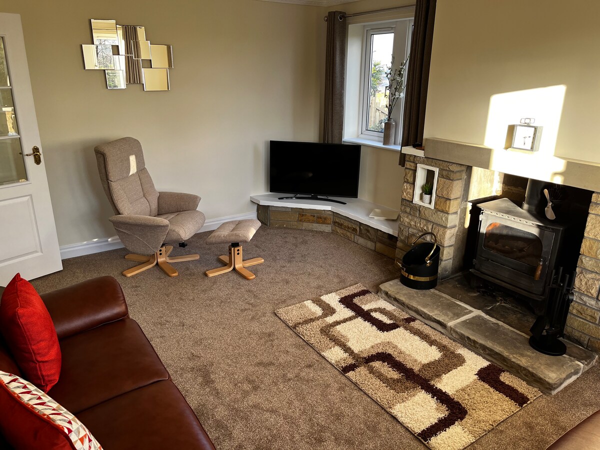 Successful Airbnb property: Cosy Countryside Farm Bungalow in Kirkburton