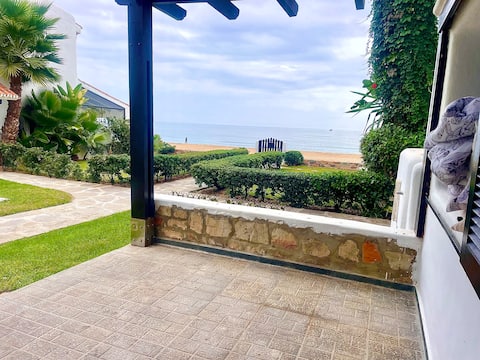 Garden level, facing the sea, Kabila