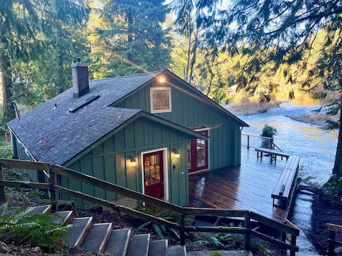Cozy Cabin on the River