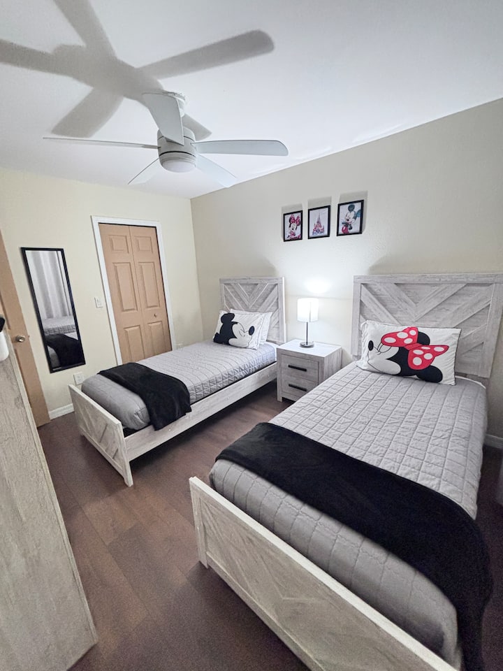 Sunshine Retreat - Kissimmee, FL