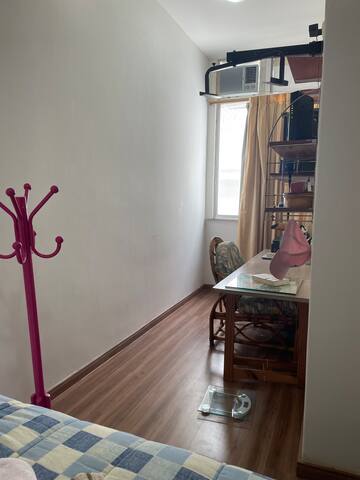 Conforty and cozy in Flamengo gallery image 5