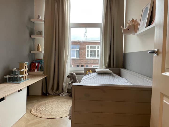 Dormitorio con cama individual + cajón extraíble con colchón adicional 