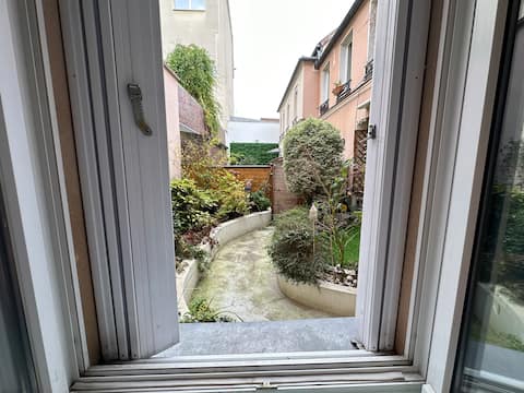 Studio with terrace in Vincennes