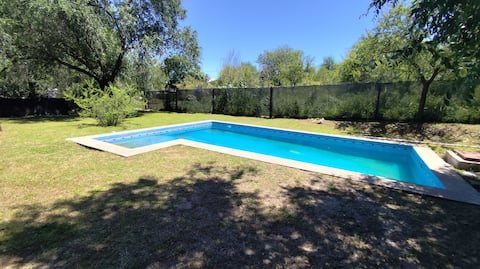 House with pool 200 meters from the river