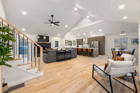 Lake Allatoona! Unforgettable Forest Lake Retreat!