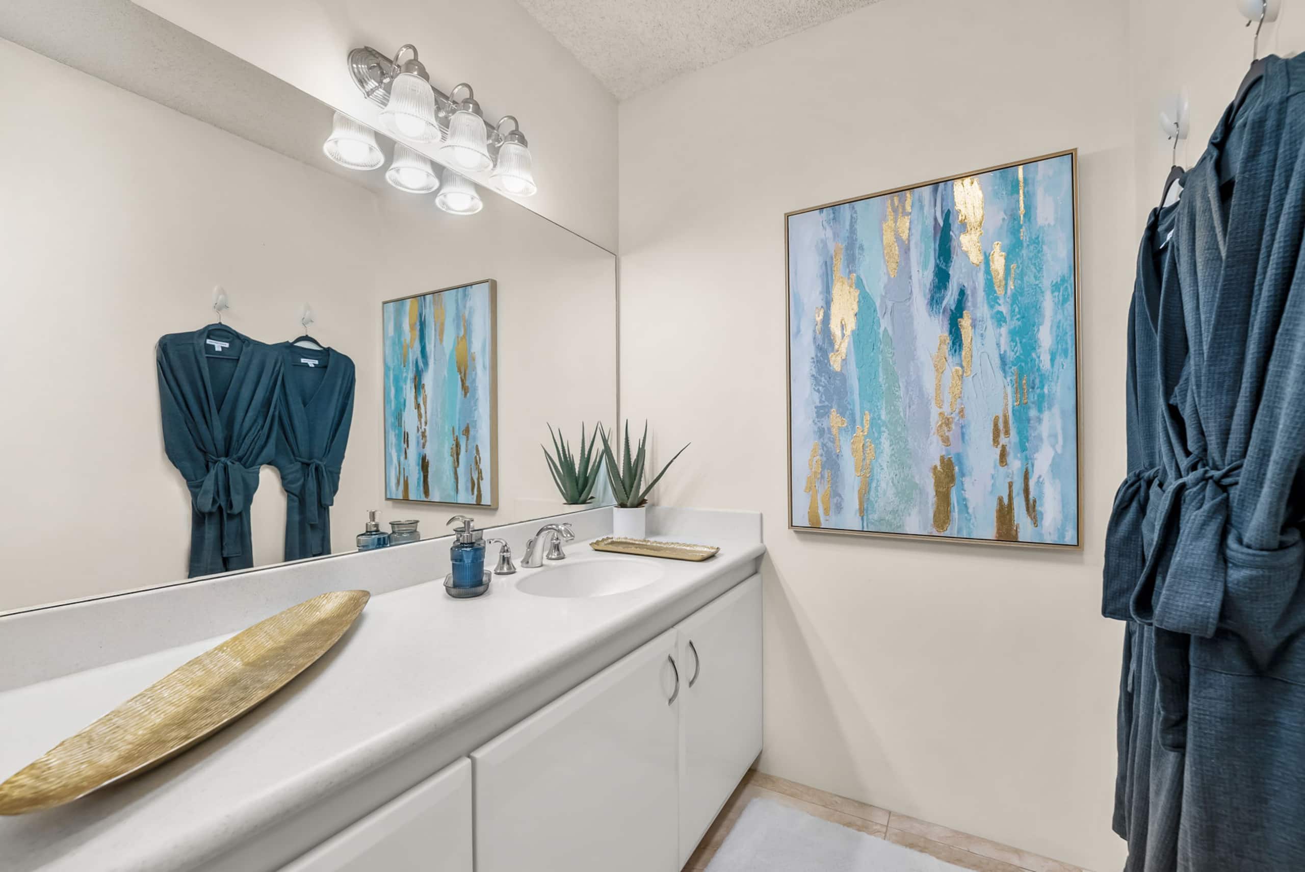 Kai + 2BR / 2BA + Ocean / DH Views + Parking + W/D - Image 38