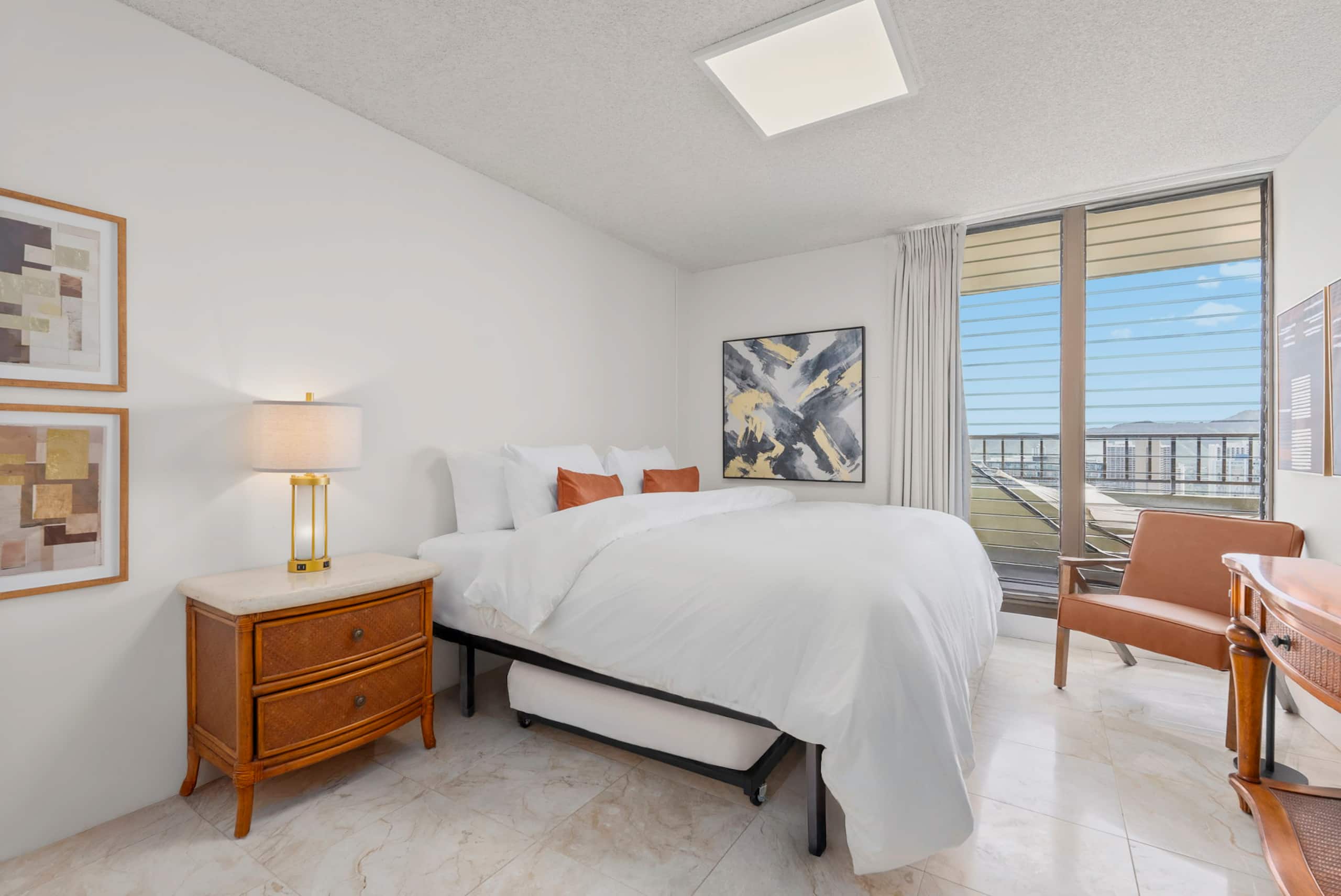 Kai + 2BR / 2BA + Ocean / DH Views + Parking + W/D - Image 2