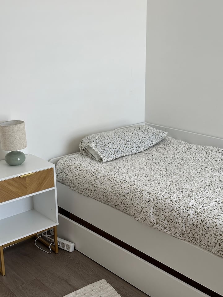 Schlafzimmer 2