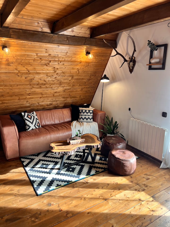 A-frame Dream Chalet | Heated Pool & View - Transylvania