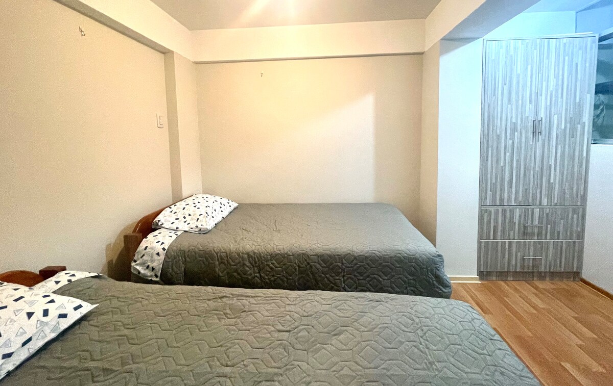 2 camas de 1 plaza y media cómodas 