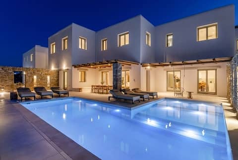 Denia Seaside Villa 2, heated pool!