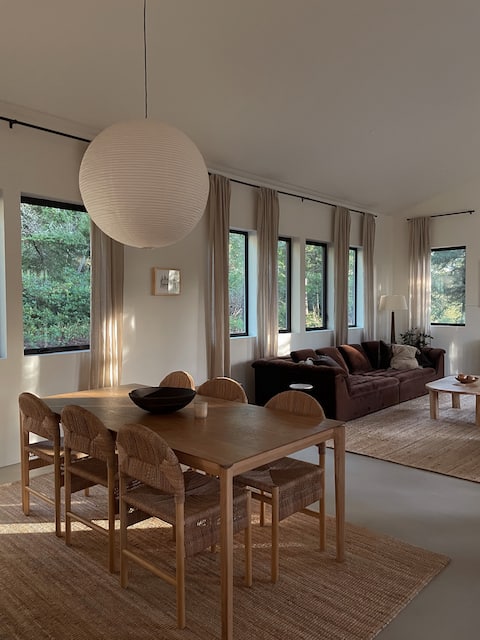 Meena Lodge, A Coastal Retreat