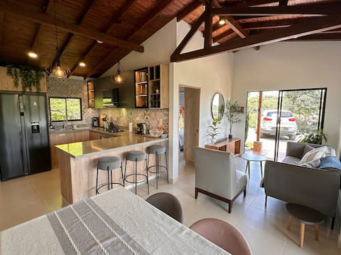 Cozy and modern country house near AirportMDE