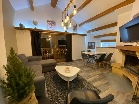 Valberg Top floor Chalet apartment