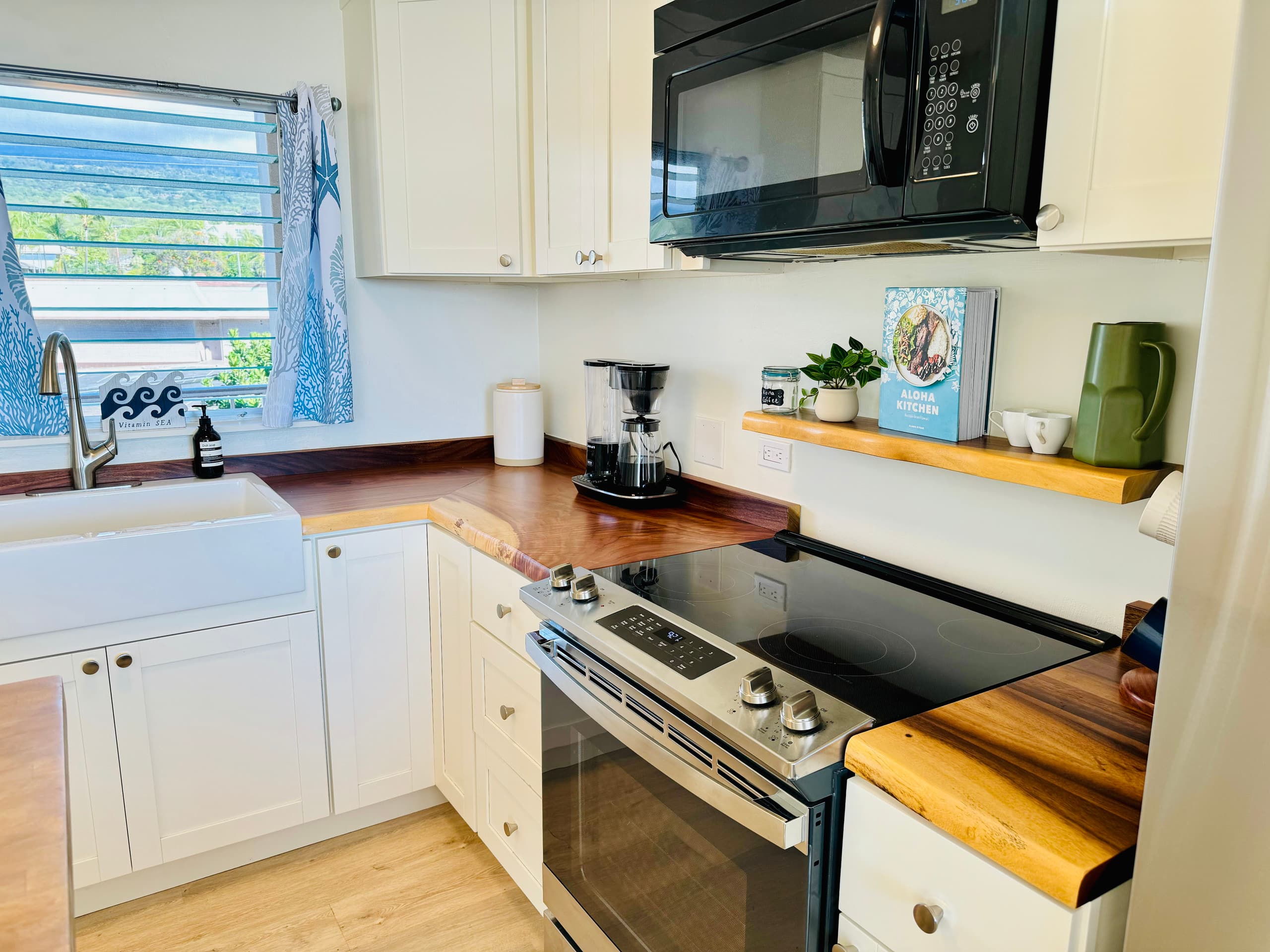 Condo in Kailua-Kona · ★4.96 · 1 bedroom · 1 bed · 1 bath - Image 11