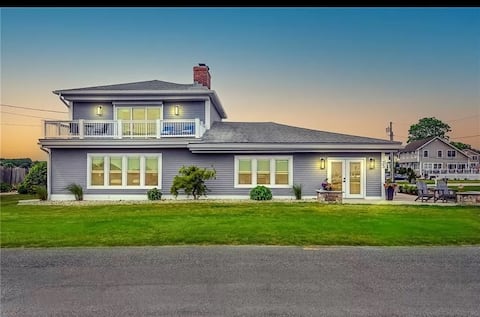 Red Bird Waterfront Home. Dock available extra!