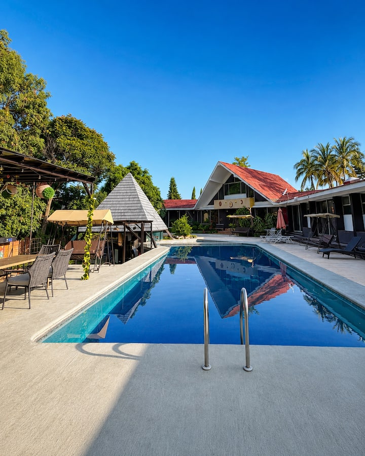 Villa for 22 people | Pool, Jacuzzi and Palapa