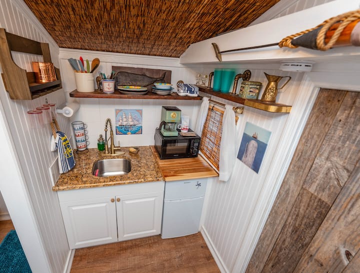 Shipwreck Bungalow - St. Petersburg, FL