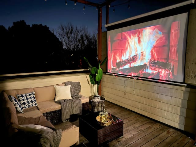 Downtown SF retreat with outdoor Cinema and BBQ