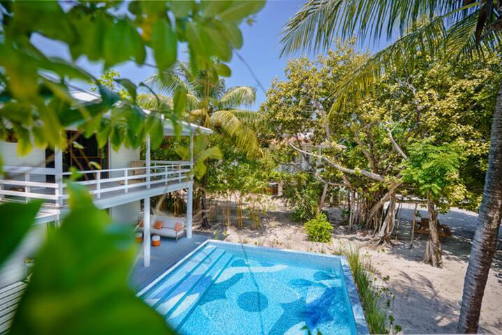 Rum Point Getaway| Pool, Firepit & Beach-Paradise! gallery image 3