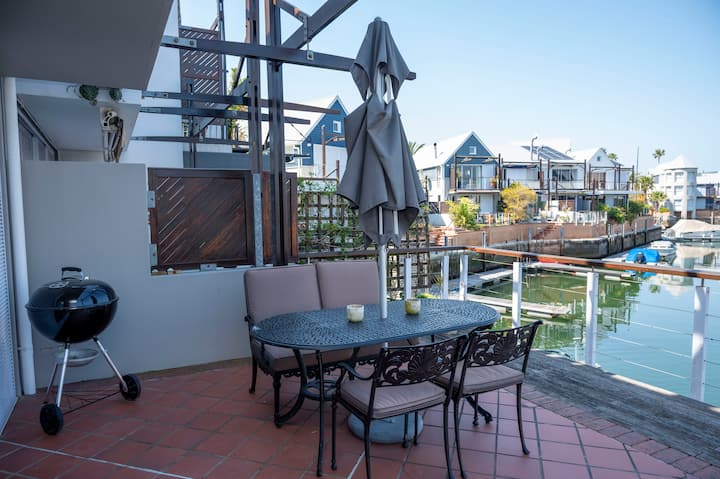 Waterfront Charming 3br Home With Mooring -Central - Knysna