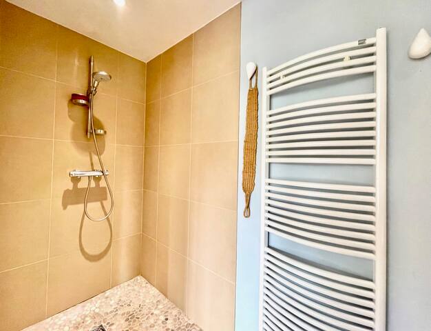 Maison d’Architecte PMR 225m²/Piscine/ Parking gallery image 5