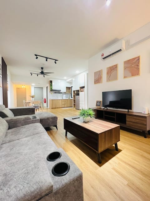 Orphic Homestay in Rawang