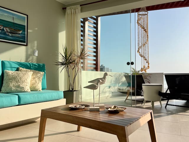 Entire home with 4 bedrooms in Cañete - Vista Honda: Oceanfront Apartment Lima Perú