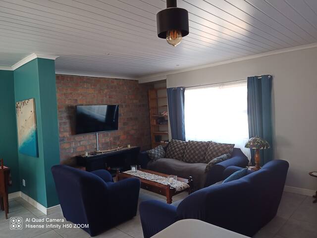 Family holiday home to rent. gallery image 2