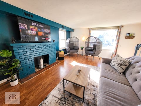Two Stylish Homes in One Booking|4BDRM|Groups