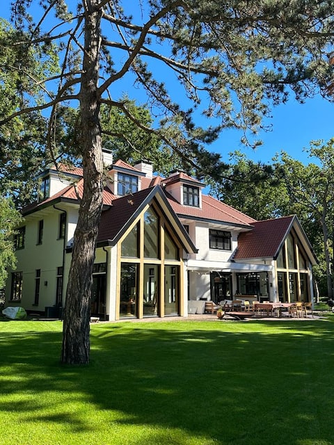 Beautiful villa near beach