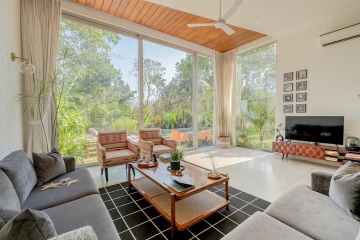 Living room image 7