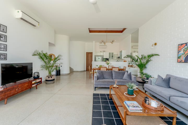 Living room image 1