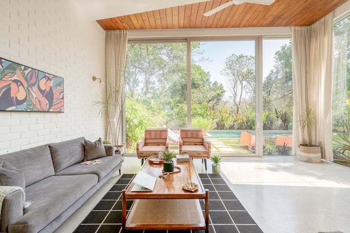 Living room image 5