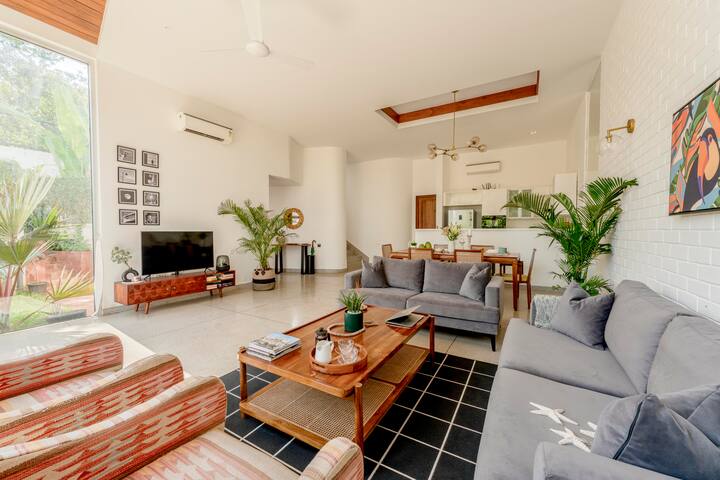 Living room image 4